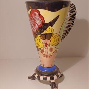 Art pottery cup / vase